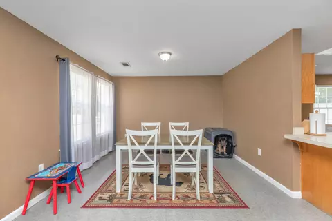Dining - 953 Mayo Trl, Crestview, FL 32536 photo 3 of 3