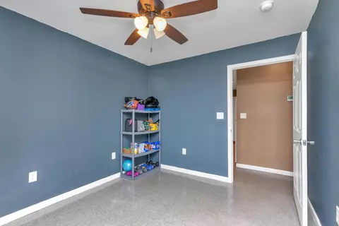 Bedroom - 953 Mayo Trl, Crestview, FL 32536 photo 1 of 8