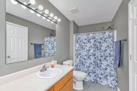 Bath - 953 Mayo Trl, Crestview, FL 32536 photo 1 of 3