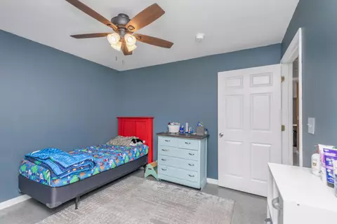 Bedroom - 953 Mayo Trl, Crestview, FL 32536 photo 4 of 8