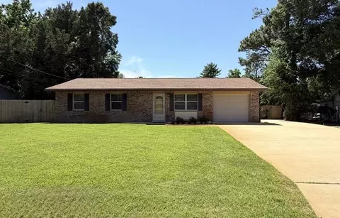 21 Mary Esther Dr, Mary Esther, FL 32569
