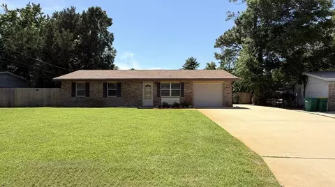 21 Mary Esther Dr, Mary Esther, FL 32569