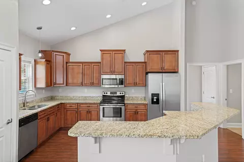 Kitchen - 3455 Sparco Dr, Crestview, FL 32539 photo 3 of 5