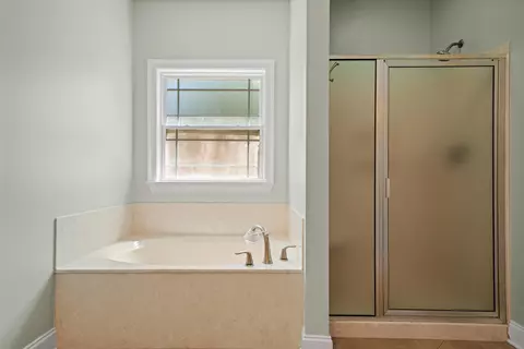 Bath - 3455 Sparco Dr, Crestview, FL 32539 photo 4 of 4