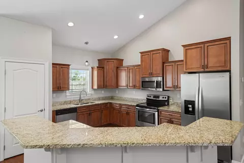 Kitchen - 3455 Sparco Dr, Crestview, FL 32539 photo 4 of 5