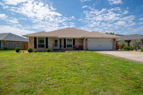 9687 Parker Lake Cir, Navarre, FL 32566