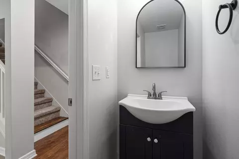 Bath - 440 Eisenhower Dr, Crestview, FL 32539 photo 1 of 5