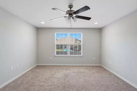 Bedroom - 440 Eisenhower Dr, Crestview, FL 32539 photo 2 of 9