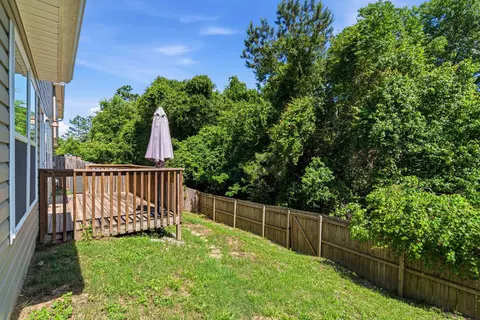 Exterior - 440 Eisenhower Dr, Crestview, FL 32539 photo 8 of 11
