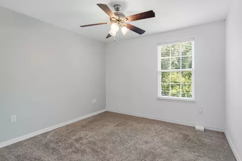 Bedroom - 440 Eisenhower Dr, Crestview, FL 32539 photo 4 of 9