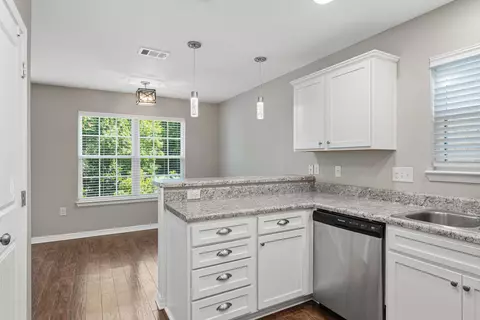Kitchen - 440 Eisenhower Dr, Crestview, FL 32539 photo 5 of 5