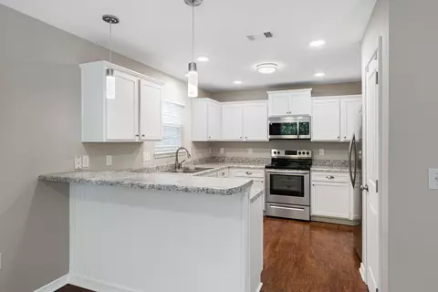 Kitchen - 440 Eisenhower Dr, Crestview, FL 32539 photo 1 of 5