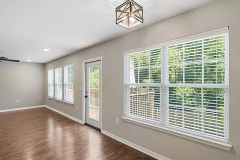 Living - 440 Eisenhower Dr, Crestview, FL 32539 photo 7 of 7