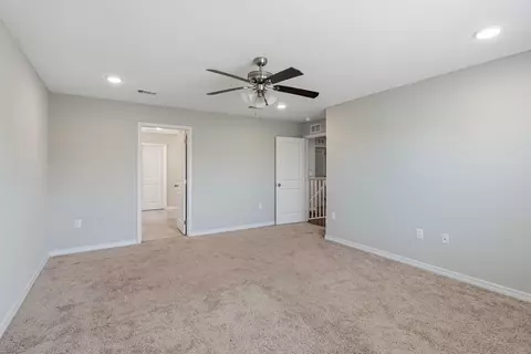 Bedroom - 440 Eisenhower Dr, Crestview, FL 32539 photo 3 of 9