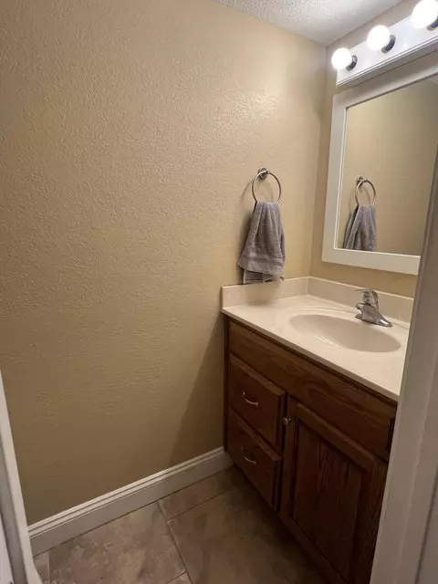 Bath - 1219 Walter Ave, Crestview, FL 32536 photo 1 of 1