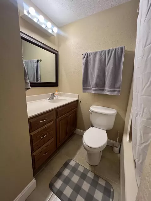 Bath - 1219 Walter Ave, Crestview, FL 32536 photo 1 of 2