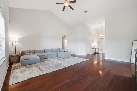 Living - 734 Lime Ln, Crestview, FL 32536 photo 2 of 3
