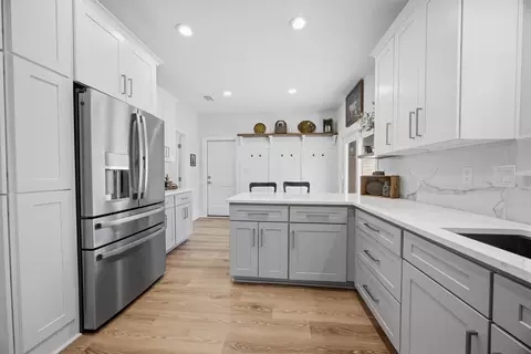 Kitchen - 7 Hampton Cir, Niceville, FL 32578 photo 4 of 5
