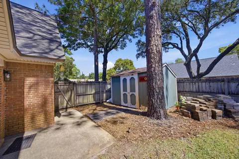 Exterior - 7 Hampton Cir, Niceville, FL 32578 photo 16 of 18