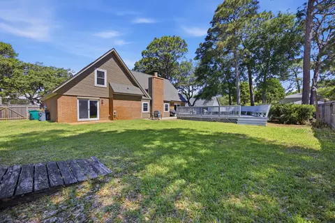 Exterior - 7 Hampton Cir, Niceville, FL 32578 photo 9 of 18