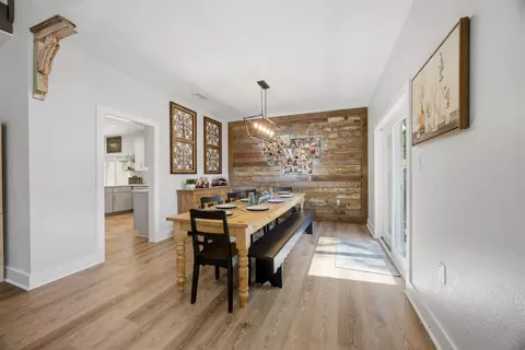 Dining - 7 Hampton Cir, Niceville, FL 32578 photo 2 of 3