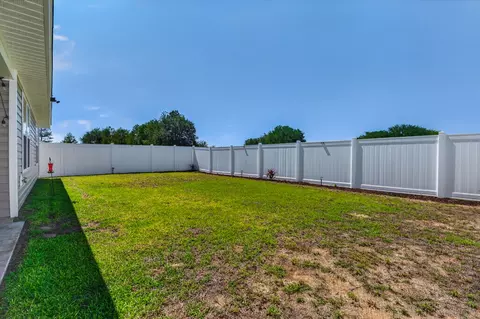 Exterior - 51 Silverthorn St, Freeport, FL 32439 photo 5 of 9