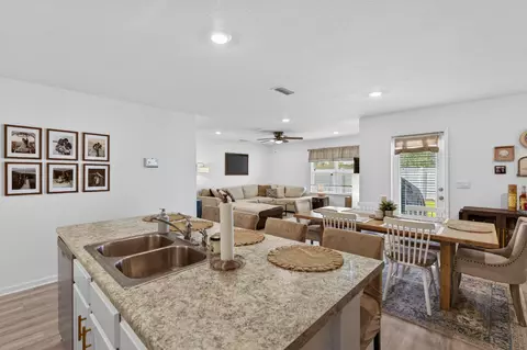 Kitchen - 51 Silverthorn St, Freeport, FL 32439 photo 4 of 5