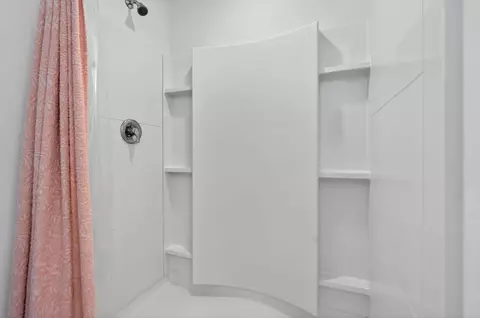 Bath - 51 Silverthorn St, Freeport, FL 32439 photo 6 of 7