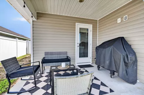 Exterior - 51 Silverthorn St, Freeport, FL 32439 photo 3 of 9