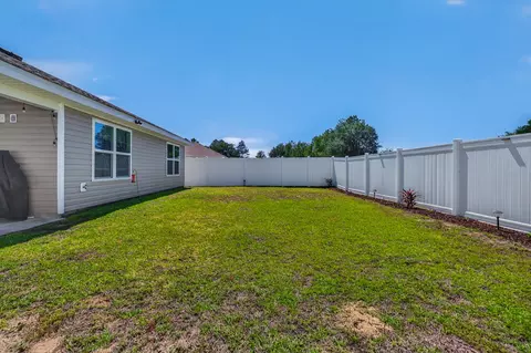 Exterior - 51 Silverthorn St, Freeport, FL 32439 photo 6 of 9