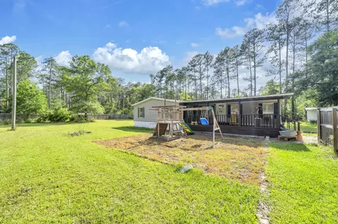 2236 Old Jolly Bay Rd, Freeport, FL 32439