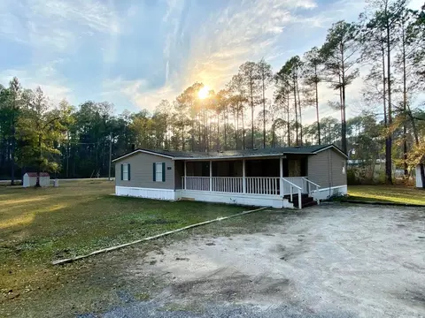 2236 Old Jolly Bay Rd, Freeport, FL 32439