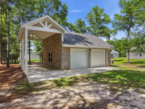 Exterior - 6004 Staff Rd, Crestview, FL 32536 photo 15 of 19
