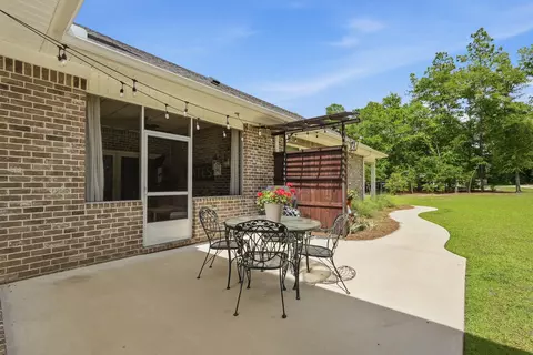 Exterior - 6004 Staff Rd, Crestview, FL 32536 photo 12 of 19