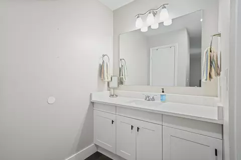 Bath - 39 9th St, Shalimar, FL 32579 photo 1 of 7