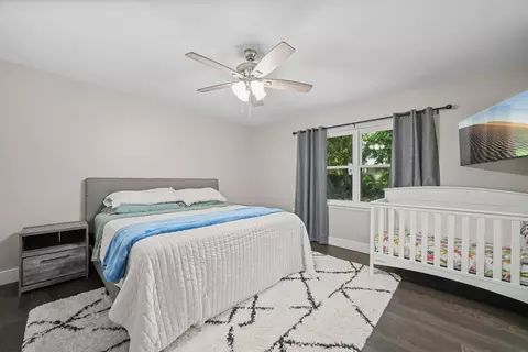 Bedroom - 39 9th St, Shalimar, FL 32579 photo 5 of 8