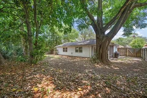Exterior - 39 9th St, Shalimar, FL 32579 photo 7 of 8