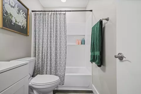 Bath - 39 9th St, Shalimar, FL 32579 photo 6 of 7