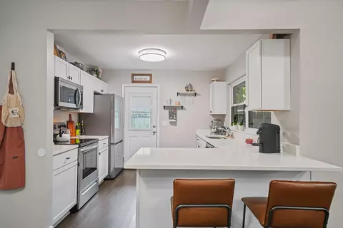 Kitchen - 39 9th St, Shalimar, FL 32579 photo 7 of 7