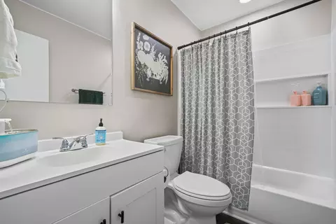 Bath - 39 9th St, Shalimar, FL 32579 photo 7 of 7