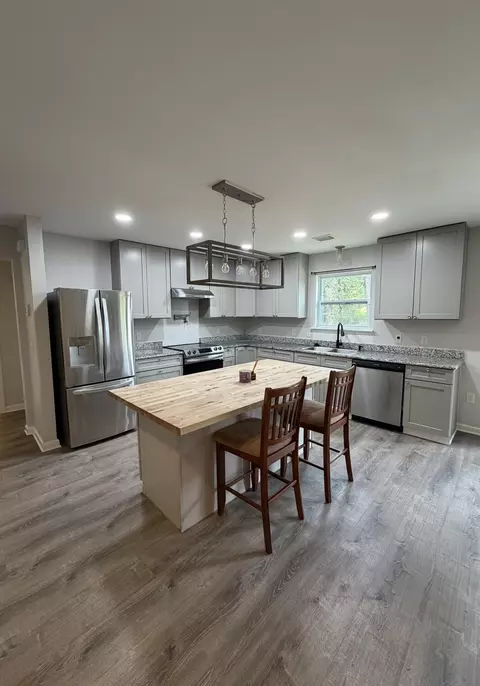 130 Emmons Ln, Pensacola, FL 32506