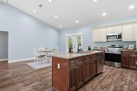 Kitchen - 3094 Zach Ave, Crestview, FL 32536 photo 4 of 4