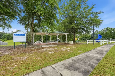 View/Area - 3094 Zach Ave, Crestview, FL 32536 photo 2 of 7