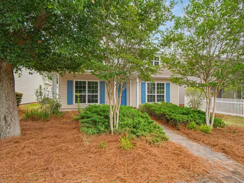 Exterior - 237 Nelly St, Freeport, FL 32439 photo 3 of 19