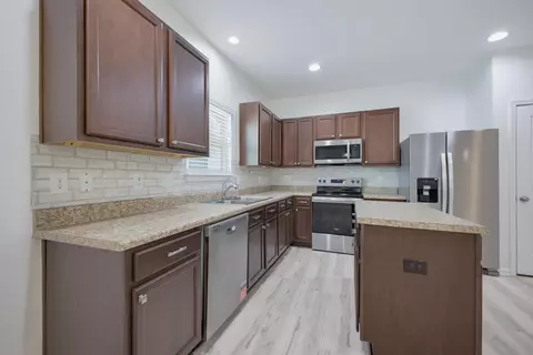 Kitchen - 237 Nelly St, Freeport, FL 32439 photo 2 of 5