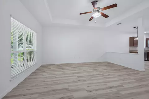 Living - 237 Nelly St, Freeport, FL 32439 photo 2 of 6