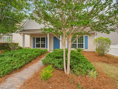 237 Nelly St, Freeport, FL 32439