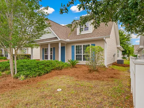 Exterior - 237 Nelly St, Freeport, FL 32439 photo 2 of 19