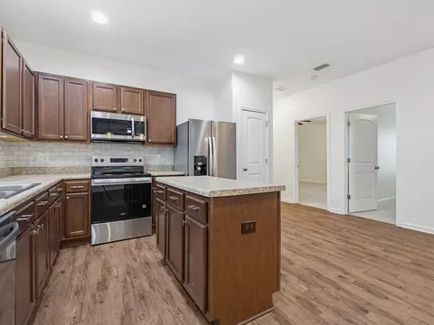 Kitchen - 237 Nelly St, Freeport, FL 32439 photo 3 of 5