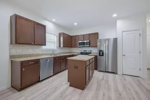 Kitchen - 237 Nelly St, Freeport, FL 32439 photo 1 of 5